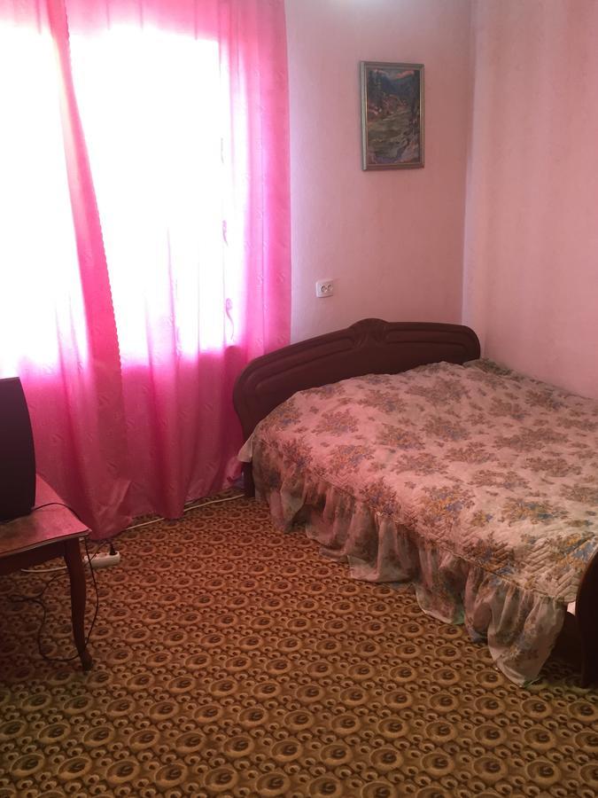 Guest House U Myrona Γιαρέμτσε Εξωτερικό φωτογραφία