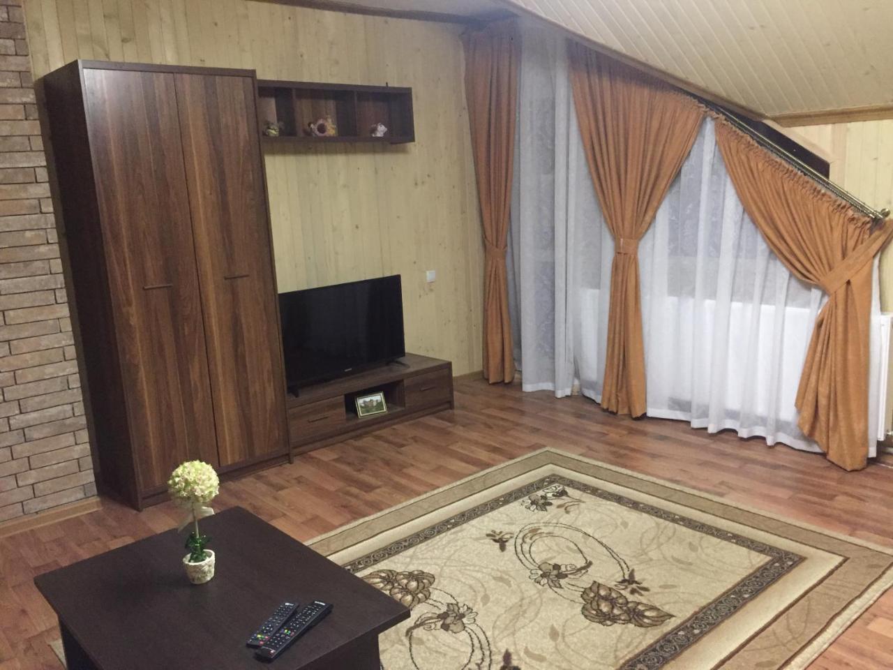 Guest House U Myrona Γιαρέμτσε Εξωτερικό φωτογραφία